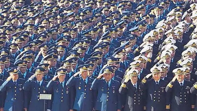 TSK'da yeni dönem: Puana göre terfi