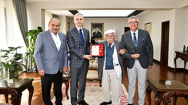 TSK Güçlendirme Vakfından huzurevi sakini Ayyıldız'a altın madalya
