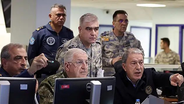 TSK komuta kademesi 'Pençe Kılıç' harekatını yönetti