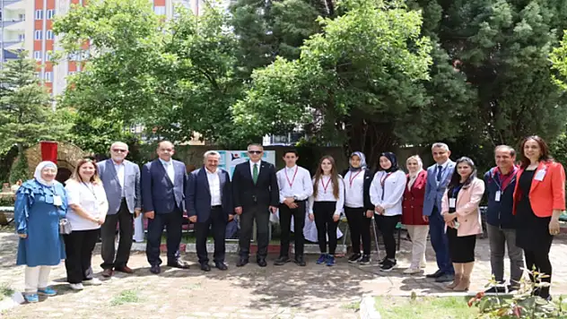 TÜBİTAK bilim fuarı ve resim sergisi açıldı
