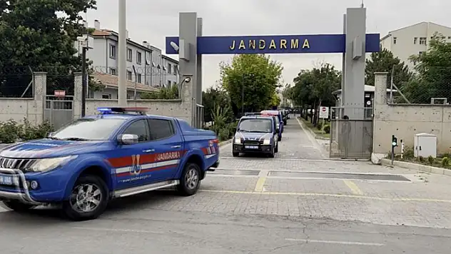 Tüfekli düğün magandası havaya ateş açarken yakalandı
