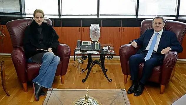 Tuğçe Kazaz, Balıkesir Büyükşehir Belediyesi'ni ziyaret etti