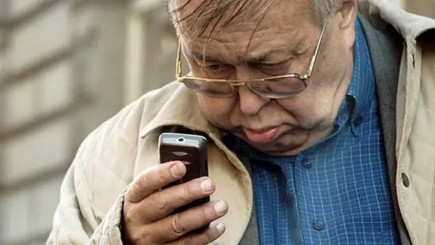 TÜİK açıkladı: 65 yaş ve üstünün yarısı akıllı telefon kullanıyor
