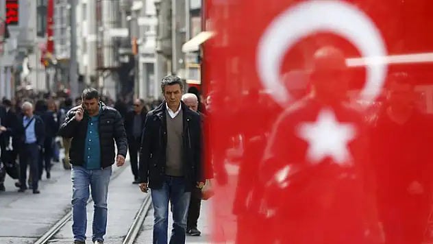 TÜİK araştırmasına göre kadınlar, evliler ve bir okul bitirmeyenler daha mutlu