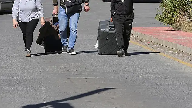 TÜİK'e göre, Türkiye'ye göç edenlerin sayısı 2022'de bir önceki yıla göre yüzde 33,2 azaldı

