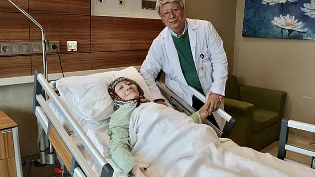 Tümör ağrısından Konya'daki ameliyatla kurtuldu
