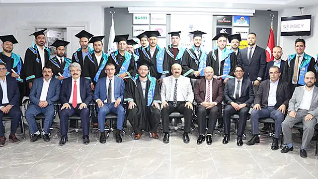 TÜMSİAD Konya Şubesinde diploma heyecanı