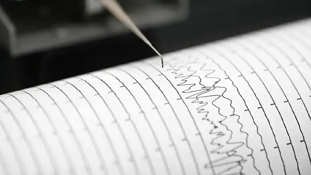 Tunceli'de 4,2 büyüklüğünde deprem! 
