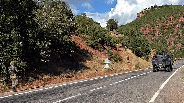 Tunceli'de zırhlı askeri aracın geçişi sırasında patlama: 2 şehit