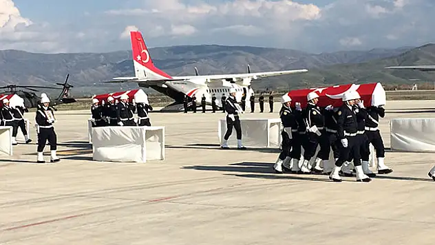 Tunceli şehitleri törenle memleketlerine uğurlandı