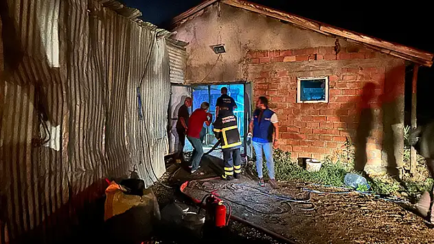 Tunceli'de ahırda yangın: 16 büyükbaş öldü, 18'i yaralandı
