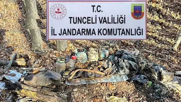 Tunceli'de teröristlerin inlerine girildi
