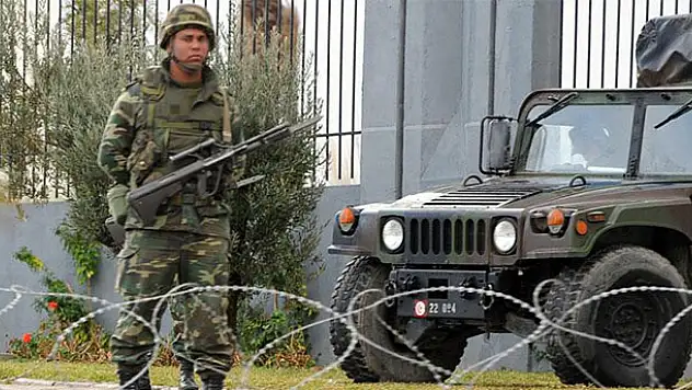 Tunus'ta sokağa çıkma yasağı kaldırıldı