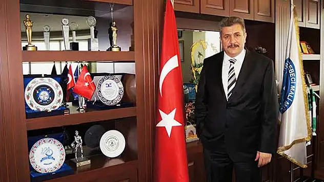 Turan, Meslek Yasası'nın Kabul Edilişini Kutladı
