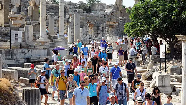 Turizm Geliri Azaldı