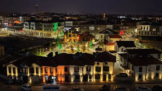 Turizm rehberlerinden Sırçalı Hotel'e tam not