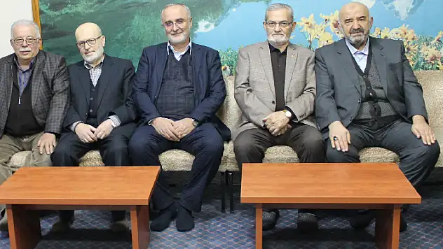 Türk Anadolu Vakfında Mustafa Yayla ve ekibi güven tazeledi
