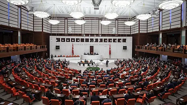 Türk askerinin Lübnan'daki görev süresi uzatıldı
