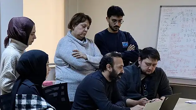 Türk bilim insanlarından 'Geleceğin Deneyi'ne parçacık katkısı