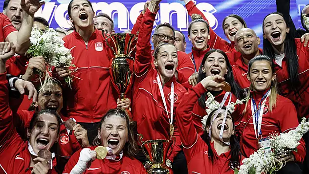 Türk boksu ilke imza attı
