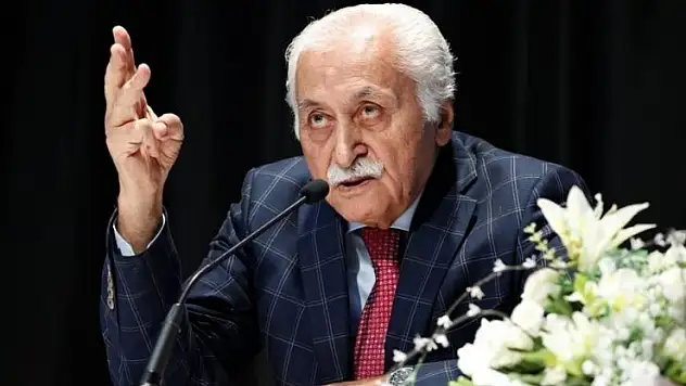 Türk edebiyatının usta ismi Yavuz Bülent Bakiler vefat etti