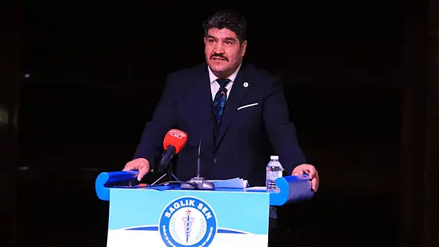 'Türk hekimi, hemşiresi dünyanın en nitelikli sağlık profesyonelleridir. Sahip çıkmalıyız'