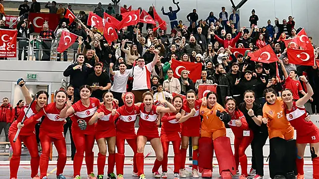 Türk hokeyinde Ümit Milli Kadın Takımı'nın Avrupa üçüncülüğü gururu
