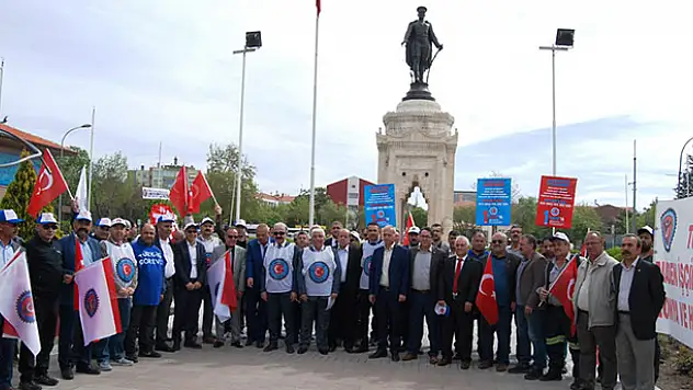 Türk-İş Konya 1 Mayıs'ı Anıt alanında kutladı