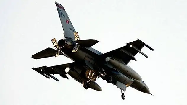 Türk jetlerine Suriye'den taciz