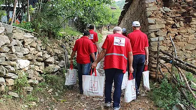 Türk Kızılayı 500 bin kişiye bayram sevinci yaşattı