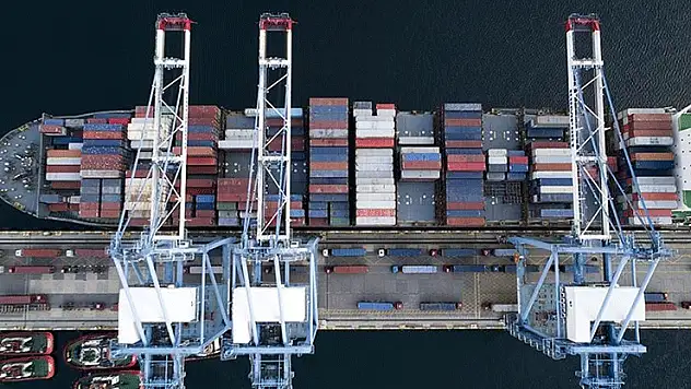 Türk lirasıyla dış ticaret 7 ayda 831 milyar liraya yaklaştı