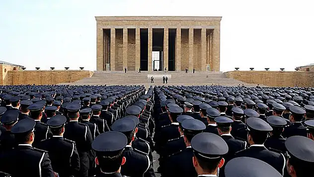 Türk polisi sosyal medyada 'TT' oldu