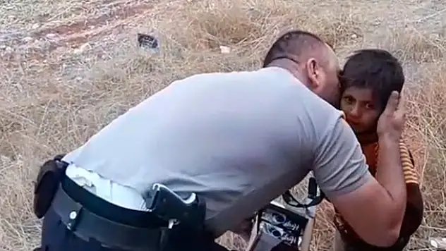 Türk polisinin merhameti kameralara yansıdı