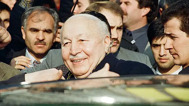 Türk siyasetinin 'Erbakan Hoca'sı vefatının 12'nci yılında anılıyor
