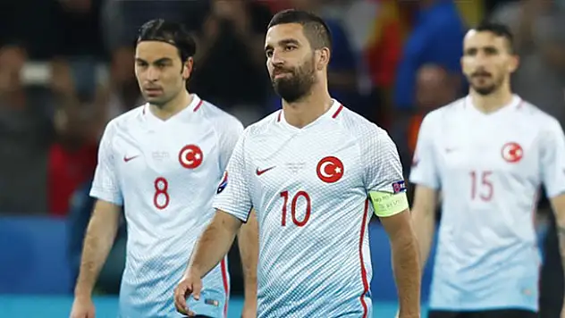 Türk taraftarlar yuhaladı İspanyollar 'Arda Turan' diye bağırdı
