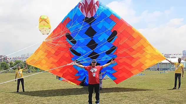 Türk Uçurtma Takımı 'Uluslararası Beypore Su Festivali'nde Türkiye'yi temsil ediyor
