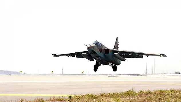 Türk ve Azeri savaş uçaklarından ortak uçuş