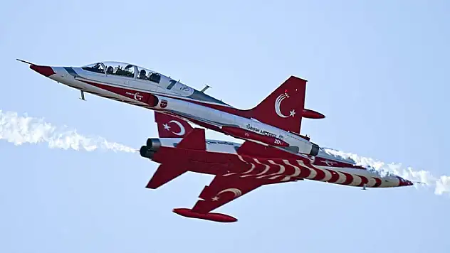Türk Yıldızları 23 Nisan'da Antalya'da gösteri yapacak
