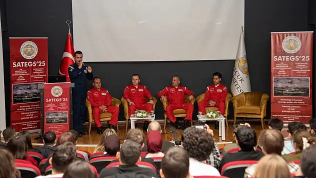 Türk Yıldızları, Selçuk Üniversitesi öğrencileriyle buluştu
