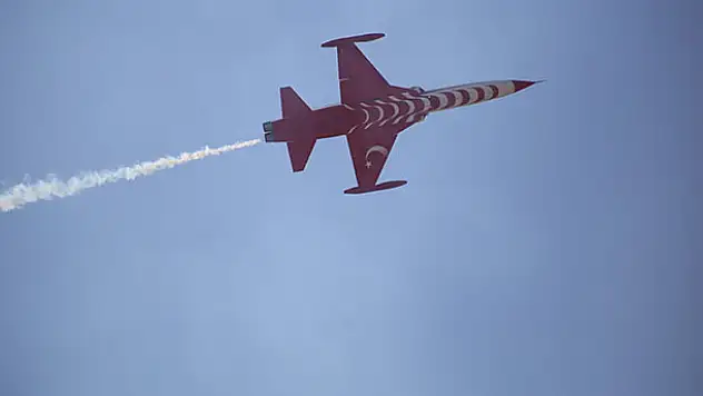 Türk Yıldızları ve SOLOTÜRK Konya'da nefes kesti