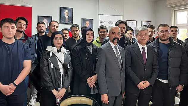 TÜRKAV'ın eğitim bursu 20. yılında gençlere güç veriyor