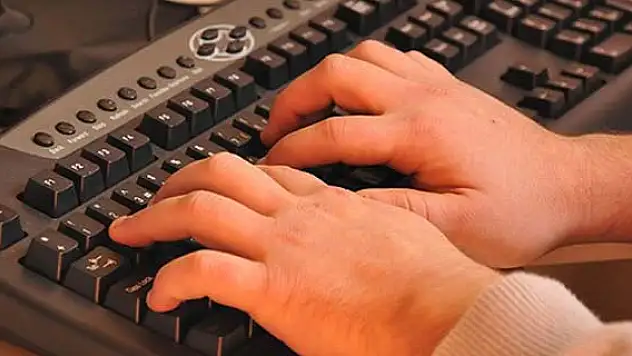 Türkçe F yerine E klavye