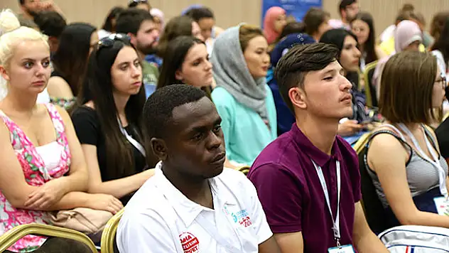 Türkçe Yaz Okulu için gelen yabancı öğrenciler Konya'da