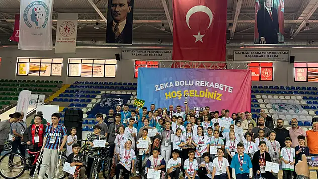 Türkiye 6. Akıl ve Zeka Oyunları finallerine Konyalı öğrenciler damga vurdu 
