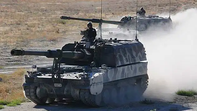 Türkiye Afrin'de YPG'yi bombaladı