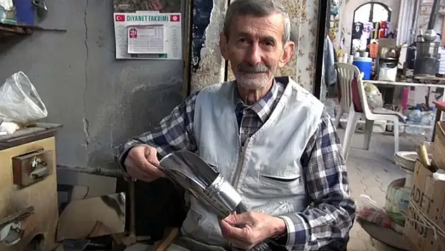 Türkiye Ahisi' 69 yıldır makine kullanmadan krom kürek üretiyor