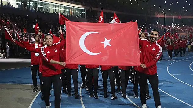Türkiye, Akdeniz Oyunları'nın 4'üncü gününde madalya sıralamasında zirvede yer aldı

