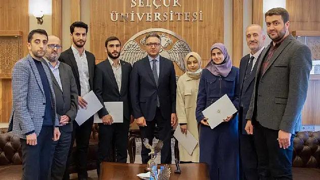 Türkiye birincisi öğrencilere, Rektör Aksoy'dan teşekkür belgesi

