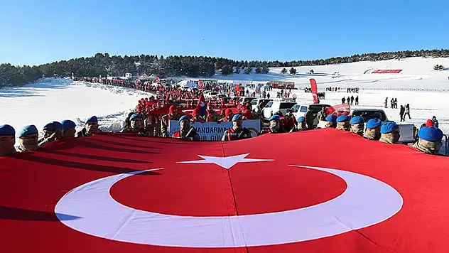 Türkiye 'Bu toprakta izin var' temasıyla Sarıkamış'ta yürüdü
