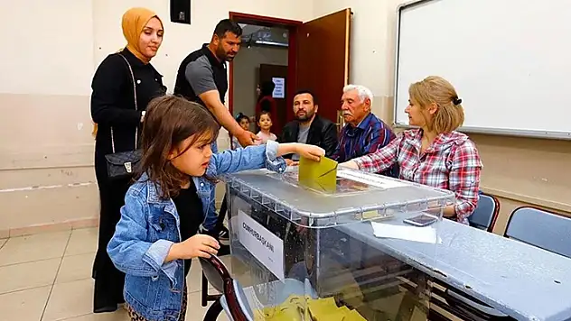 Türkiye, Cumhurbaşkanı Seçimi ikinci tur oylaması için sandık başında

